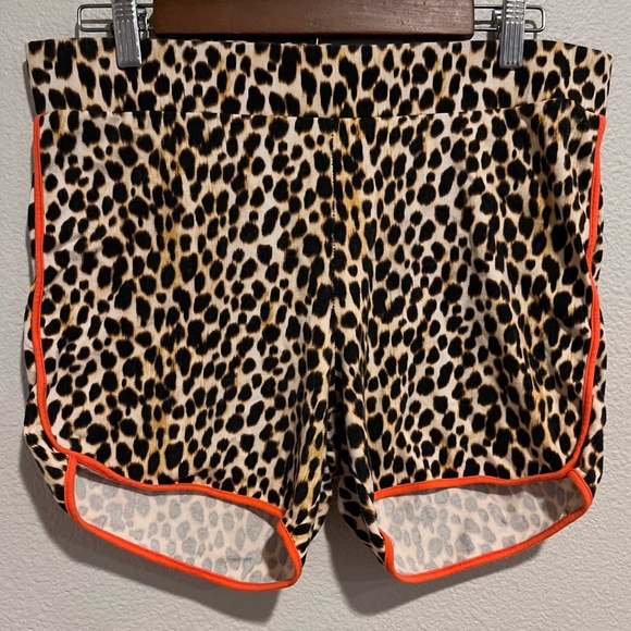Torrid Cheeta Print Dolphin Hem Cotton Stretch High Rise Biker Shorts 2 - Picture 3 of 10